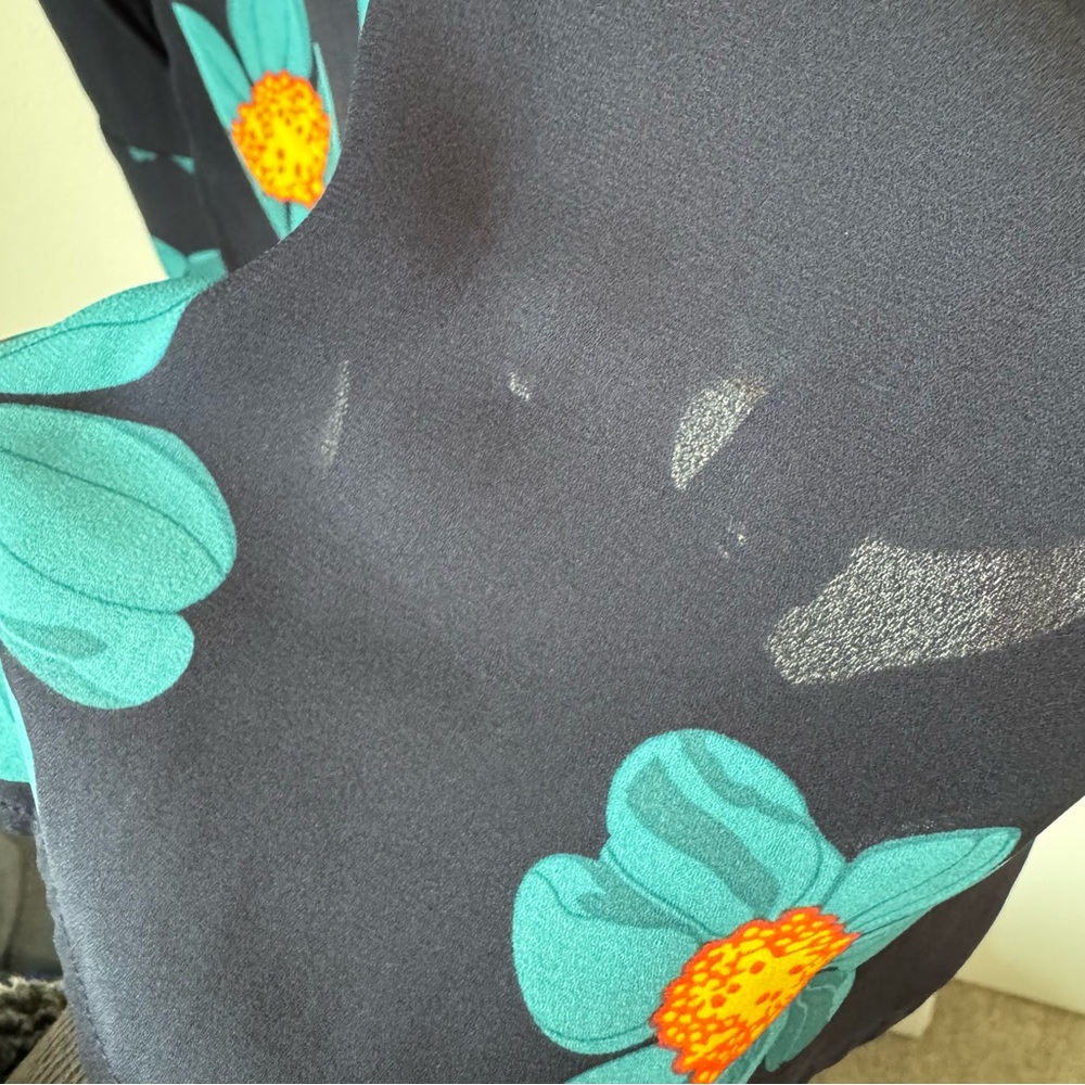 Banana Republic Navy Blue Floral Popover Blouse Size XS Polyester Buttons - Picture 8 of 14